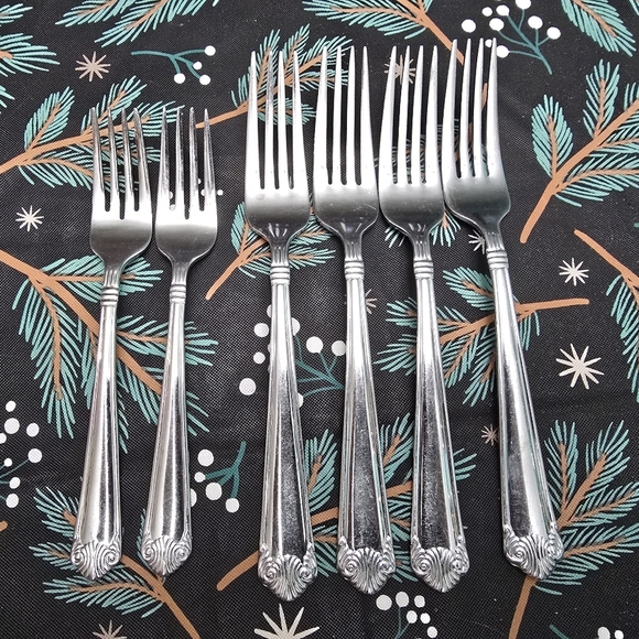 7 Pieces Of CAMBRIDGE STAINLESS FLATWARE CBS127 Salad, Dinner Forks - Picture 1 of 9